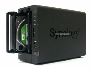  NAS  Synology DS212